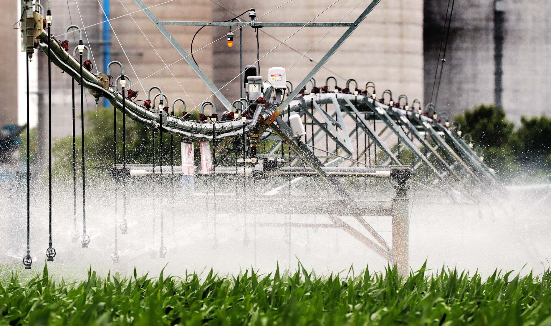 070120_AgPivotWater003_bjs.JPG